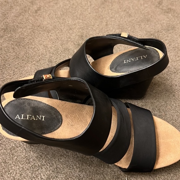 Alfani healed shoe - Picture 3 of 3